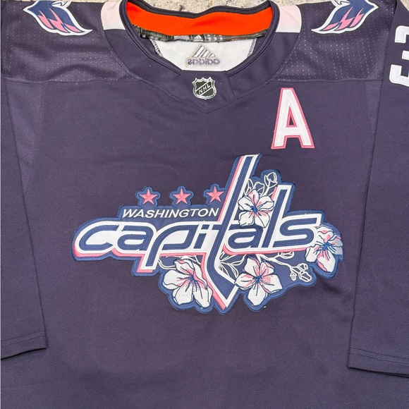 Tom Wilson Cherry Blossom Jersey - M - Picture 2 of 4